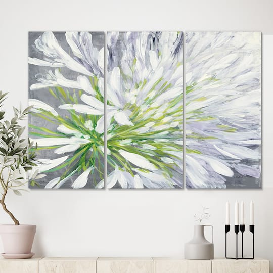 Designart - Flower Cleome Splash II - Traditional Floral Gallery-wrapped Canvas